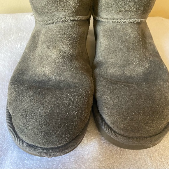 Women’s Gray Marciela Ugg Winter Boots Size 8 With Buttons - Picture 6 of 10